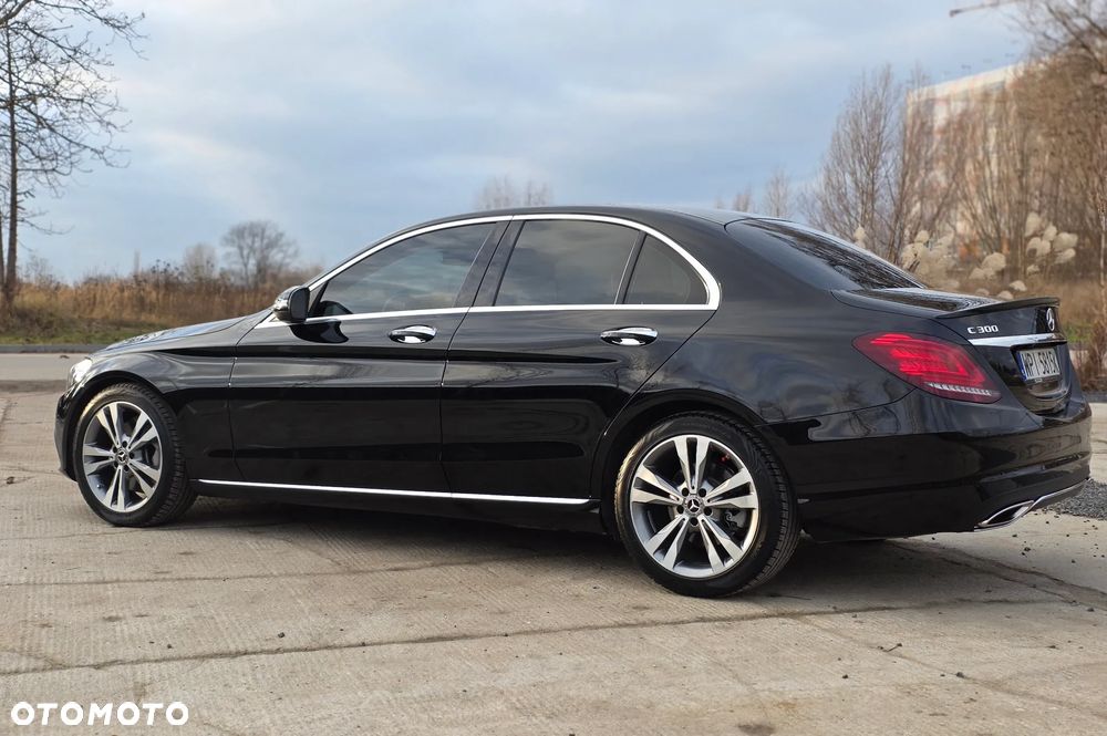 Mercedes-Benz Klasa C 300 9G-TRONIC Avantgarde - 4