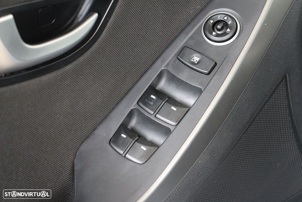 Hyundai i30 1.6 CRDI Blue Comfort - 27