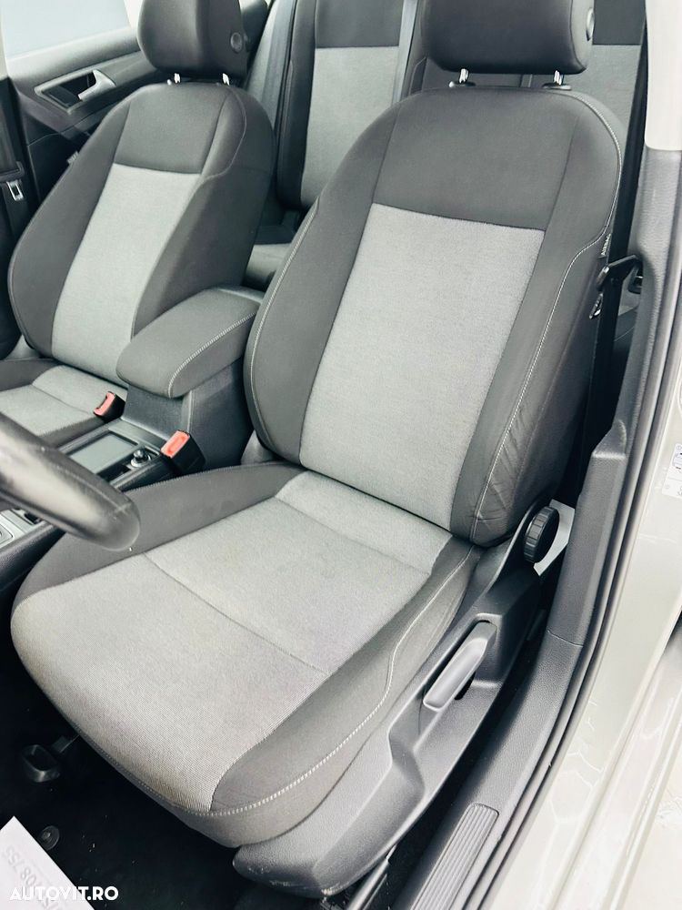 Volkswagen Golf 1.6 TDI BlueMotion Technology Comfortline - 19