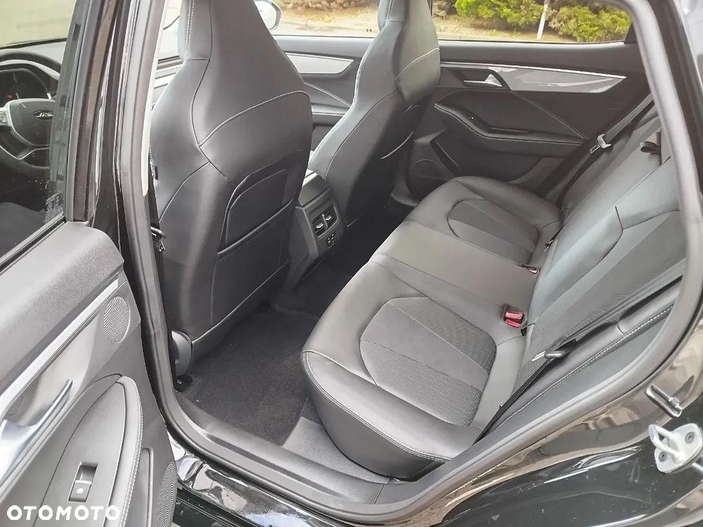 JAC J7 - 9