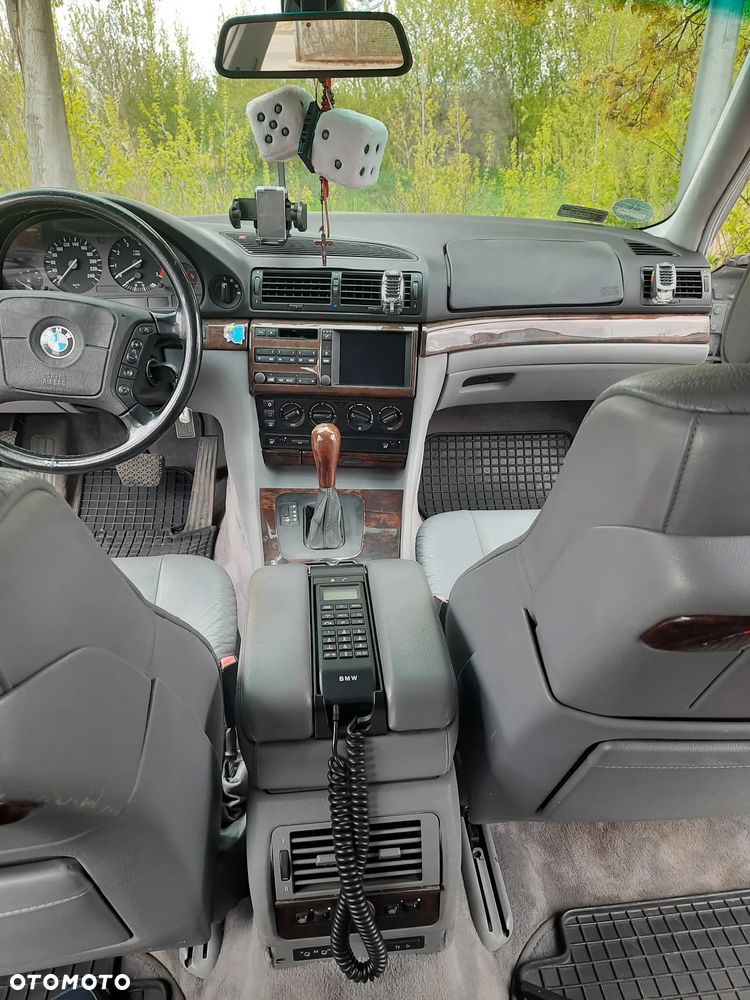 BMW Seria 7 - 19