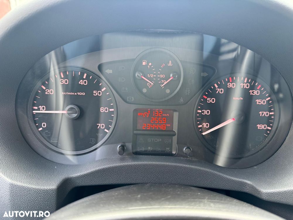 Peugeot Expert Combi L2H1 2.0 BlueHDI S&S - 12