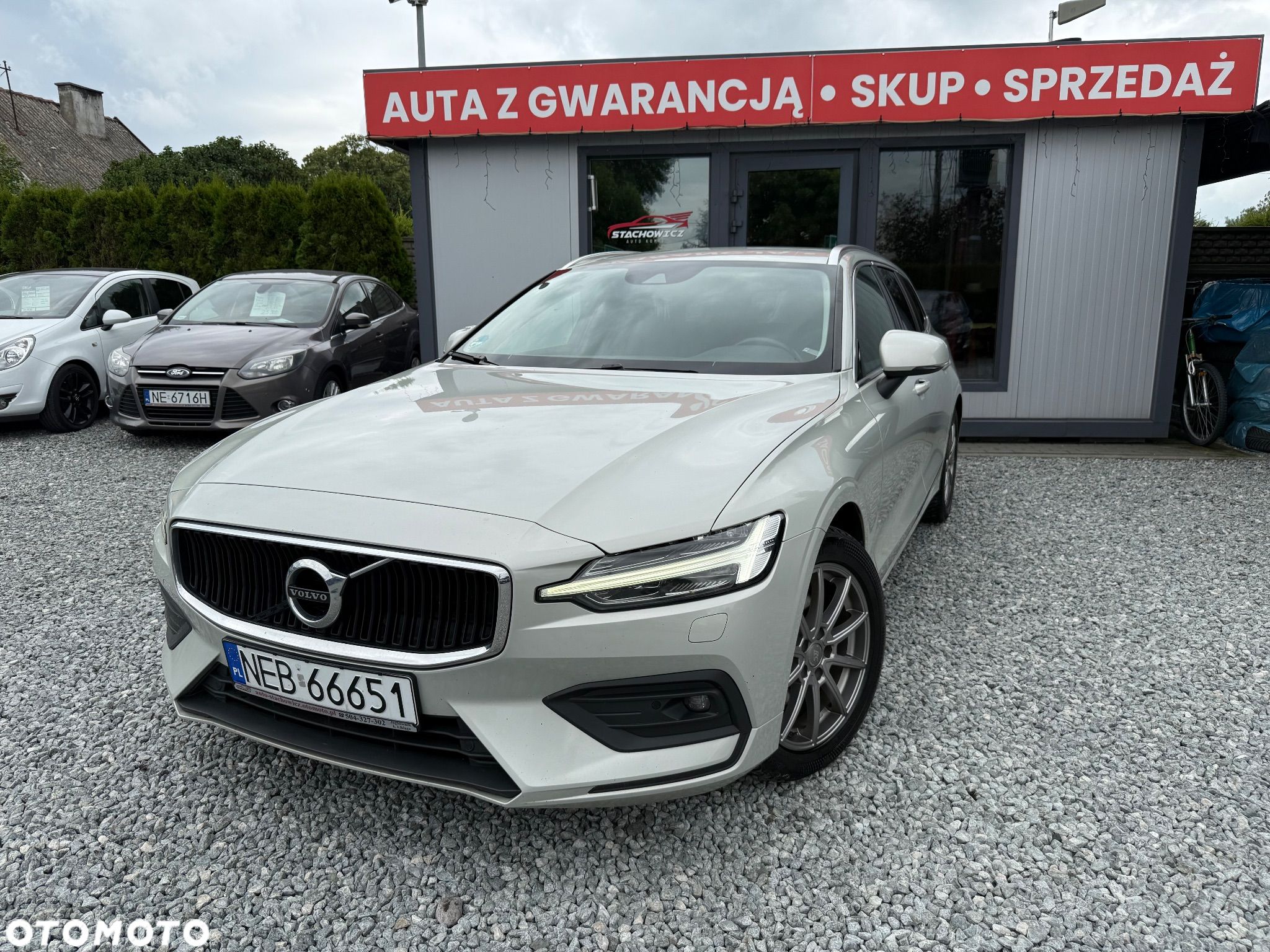 Volvo V60 D4 AWD Momentum Pro - 1