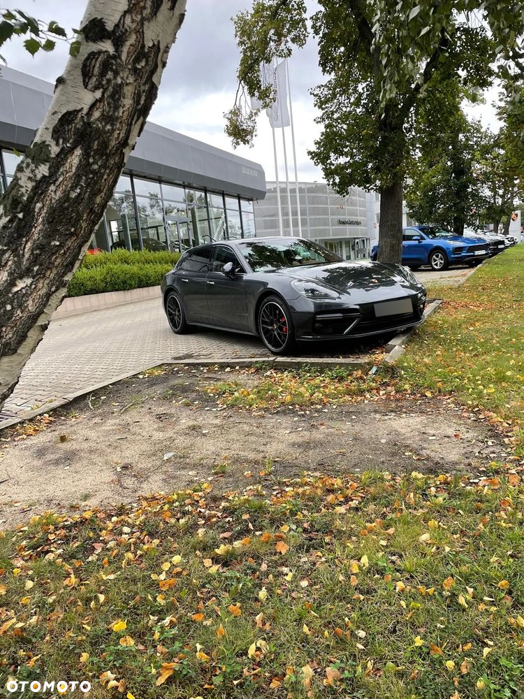 Porsche Panamera Turbo Sport Turismo - 3