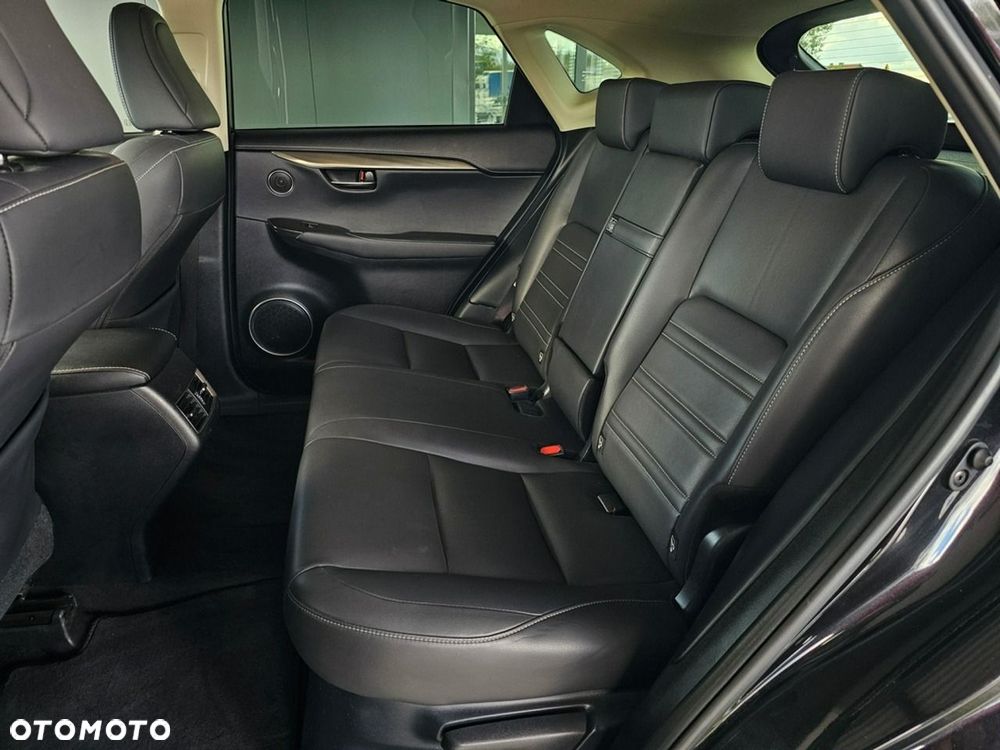 Lexus NX 300h Business Edition AWD - 30