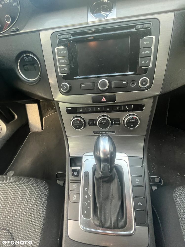 Volkswagen Passat 2.0 TDI Comfortline DSG - 18