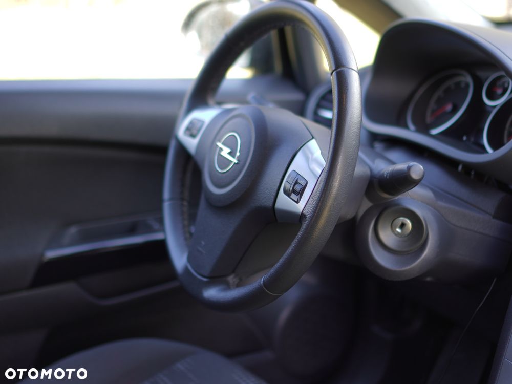 Opel Corsa - 25
