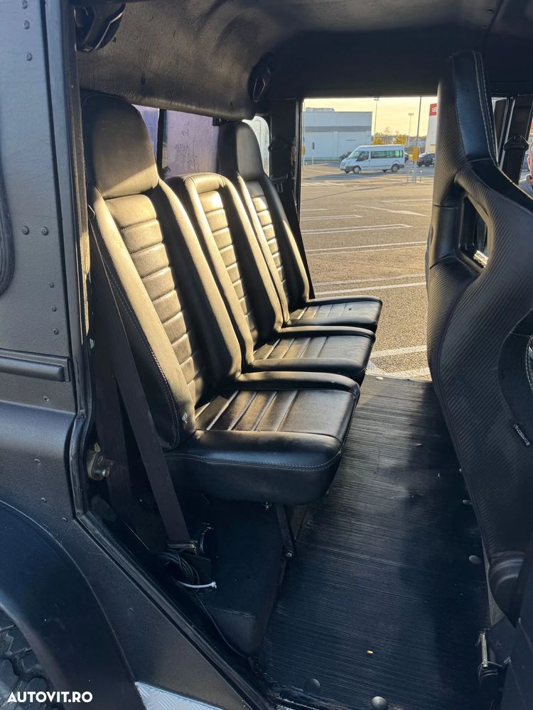 Land Rover Defender 110 Crew Cab - 2