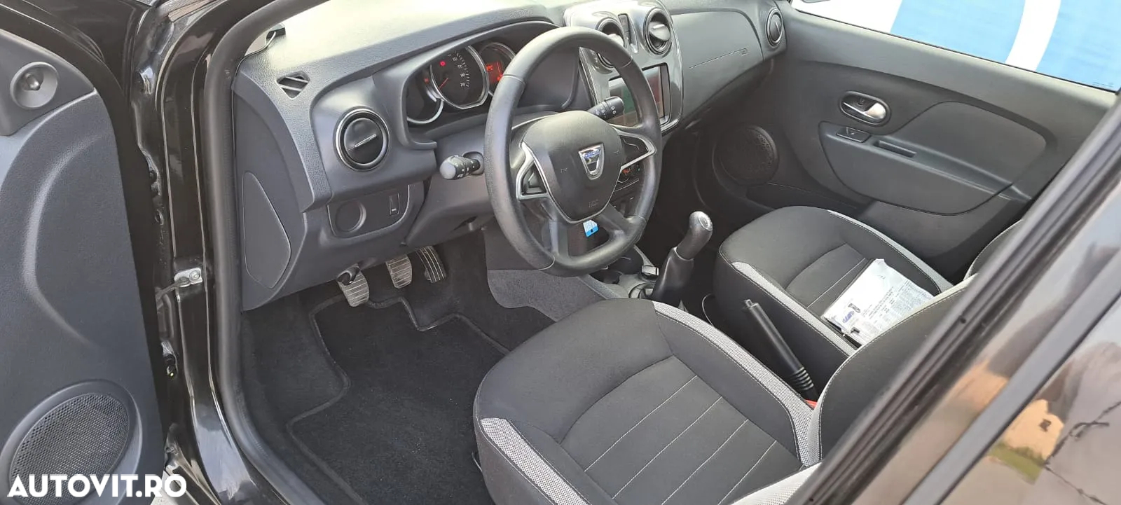 Dacia Sandero TCe 90 S&S Celebration - 13
