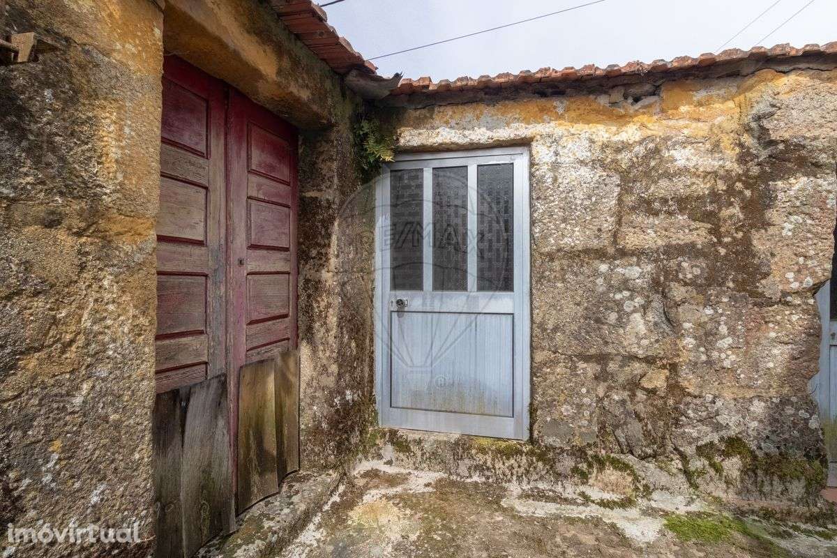 Moradia T2 para venda - Grande imagem: 2/20