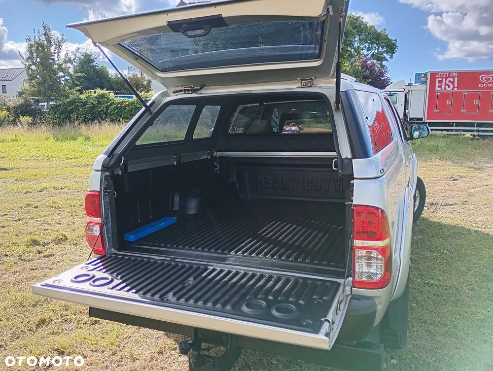 Toyota Hilux 2.5 D-4D DLX - 6