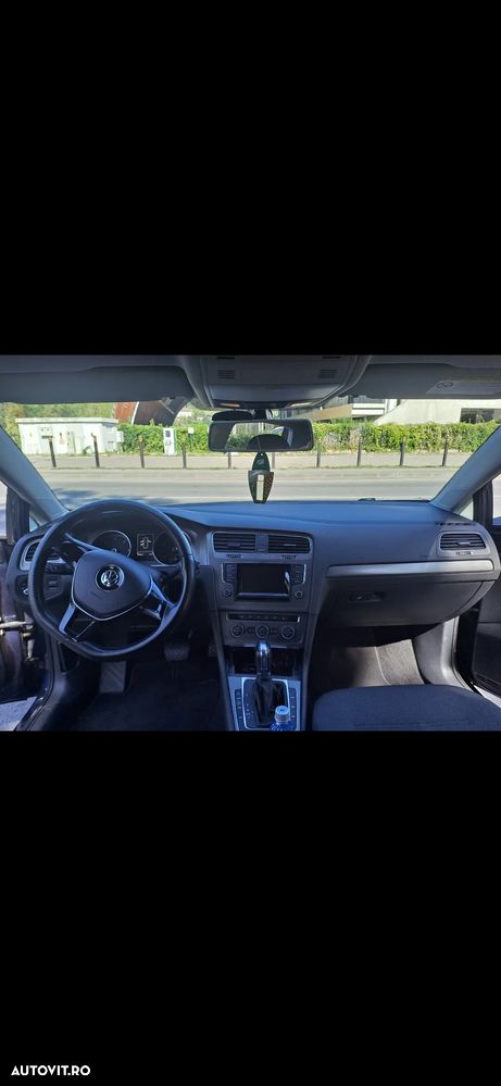 Volkswagen Golf - 2