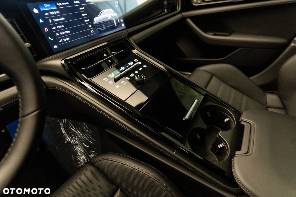 Porsche Panamera 4 - 23