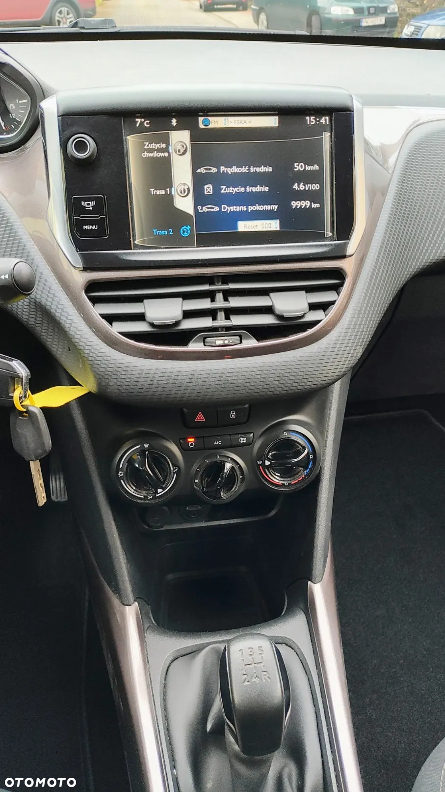 Peugeot 2008 1.6 e-HDi Style S&S - 16