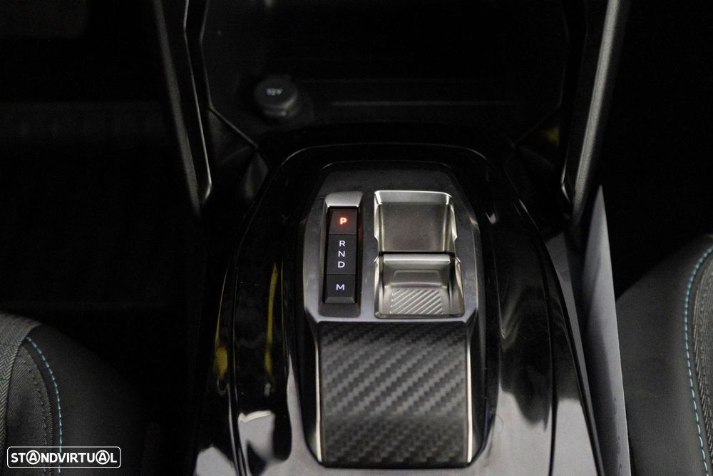 Peugeot 2008 1.2 PureTech Allure EAT8 - 26