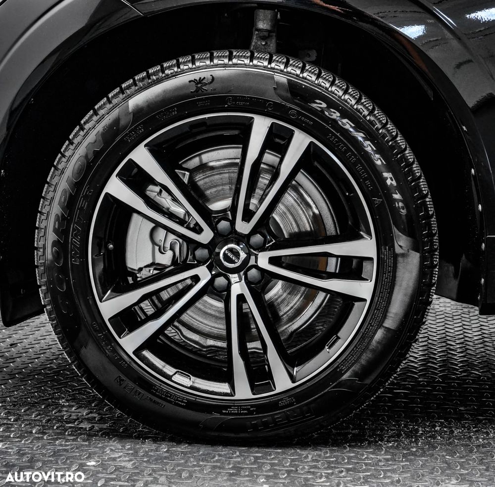 Volvo XC 60 B4 MHEV AT8 AWD Momentum Pro - 25