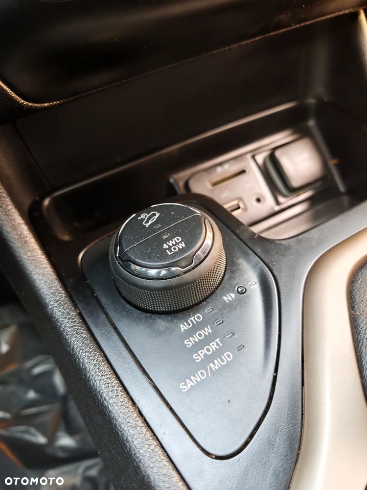 Jeep Cherokee - 11