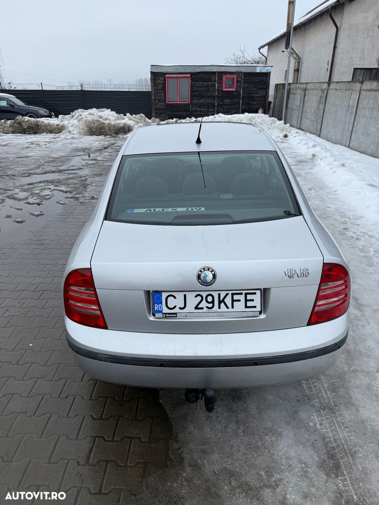 Skoda Superb 1,9 TDI Elegance - 32