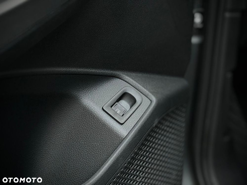 Ford Tourneo Connect Grand - 38