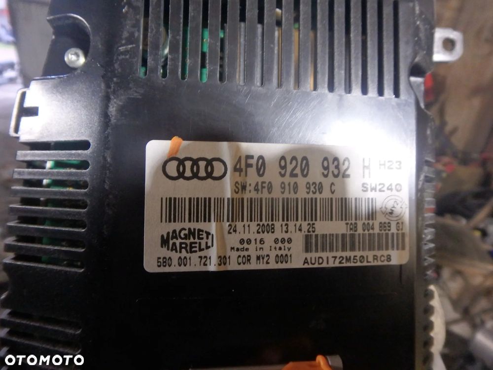 Licznik 4F0920932 Audi A6 C6 3.2 FSI - 2