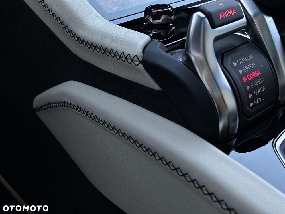 Lamborghini Urus - 12