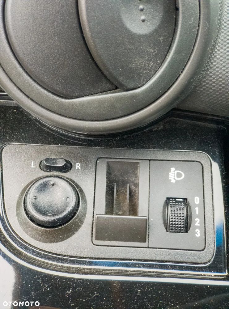 Chevrolet Spark 1.0 LS - 29