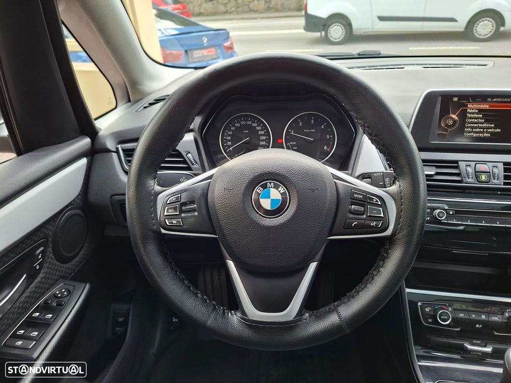 BMW 218 - 30
