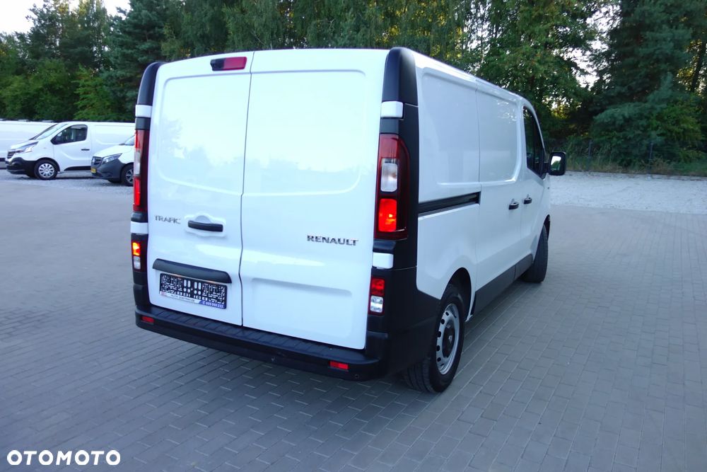 Renault Trafic 2.0 Dci 145 KM L1H1 Klima Kamera Ledy - 4
