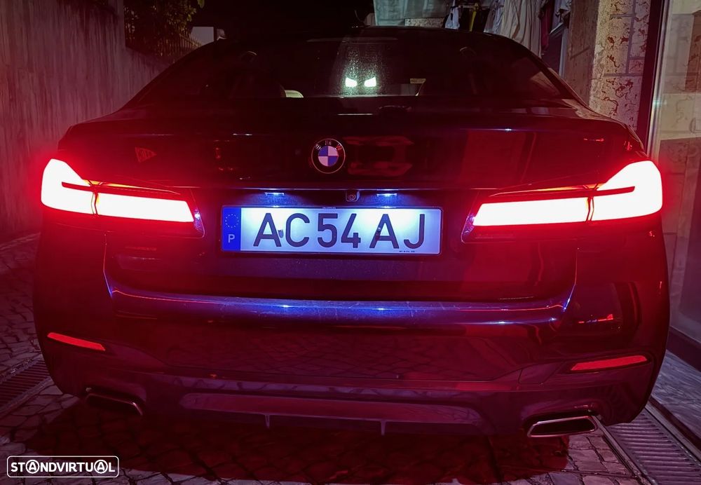 BMW 530 e Pack Desportivo M - 12