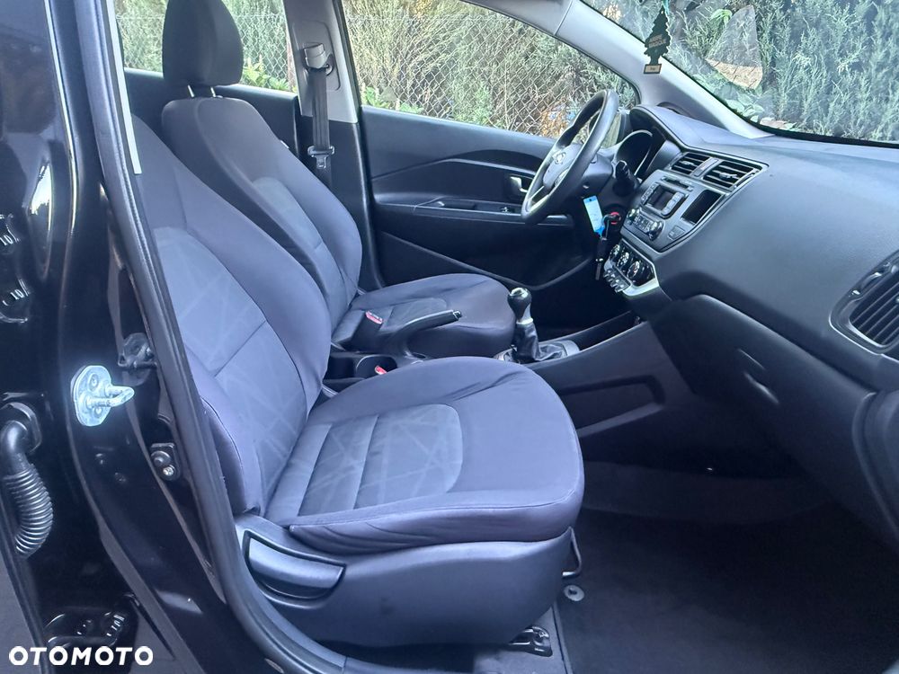 Kia Rio 1.2 Attract - 29