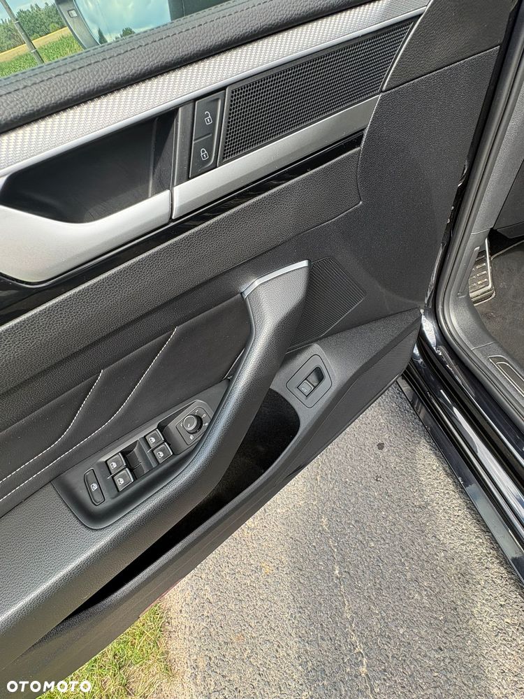 Volkswagen Arteon 2.0 TDI SCR DSG R-Line - 17
