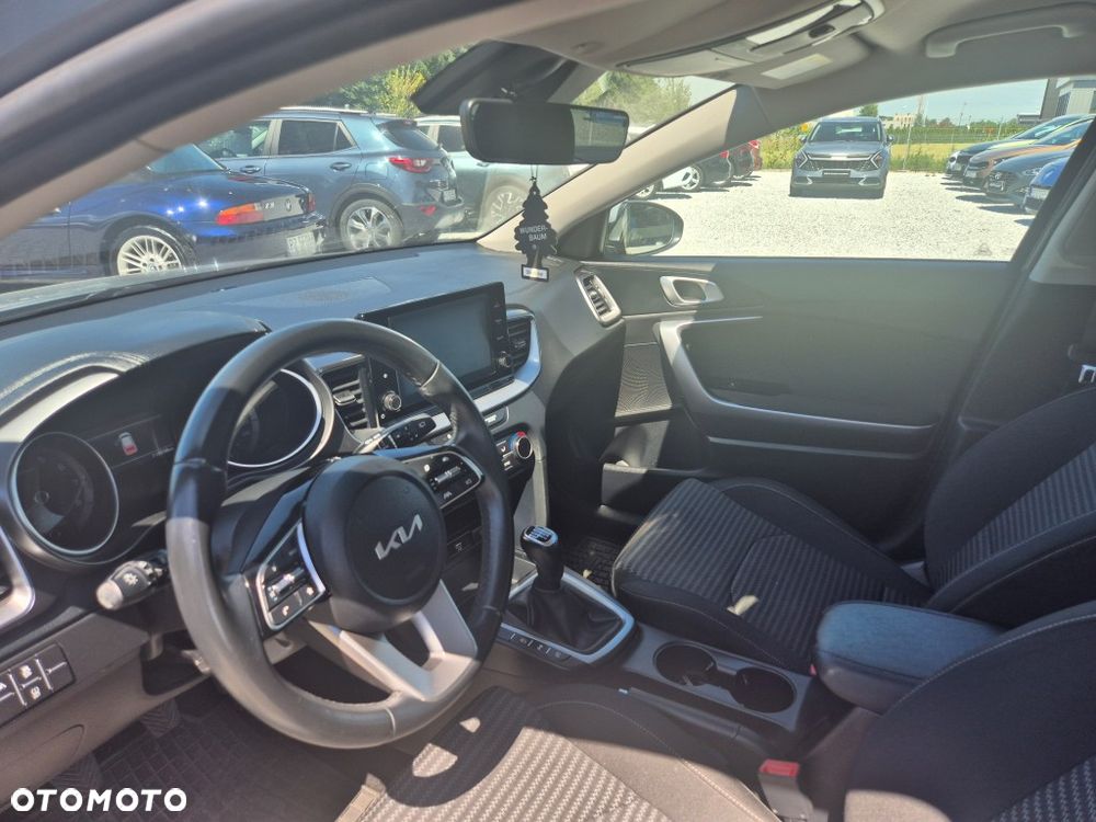 Kia Ceed 1.5 T-GDI M - 8
