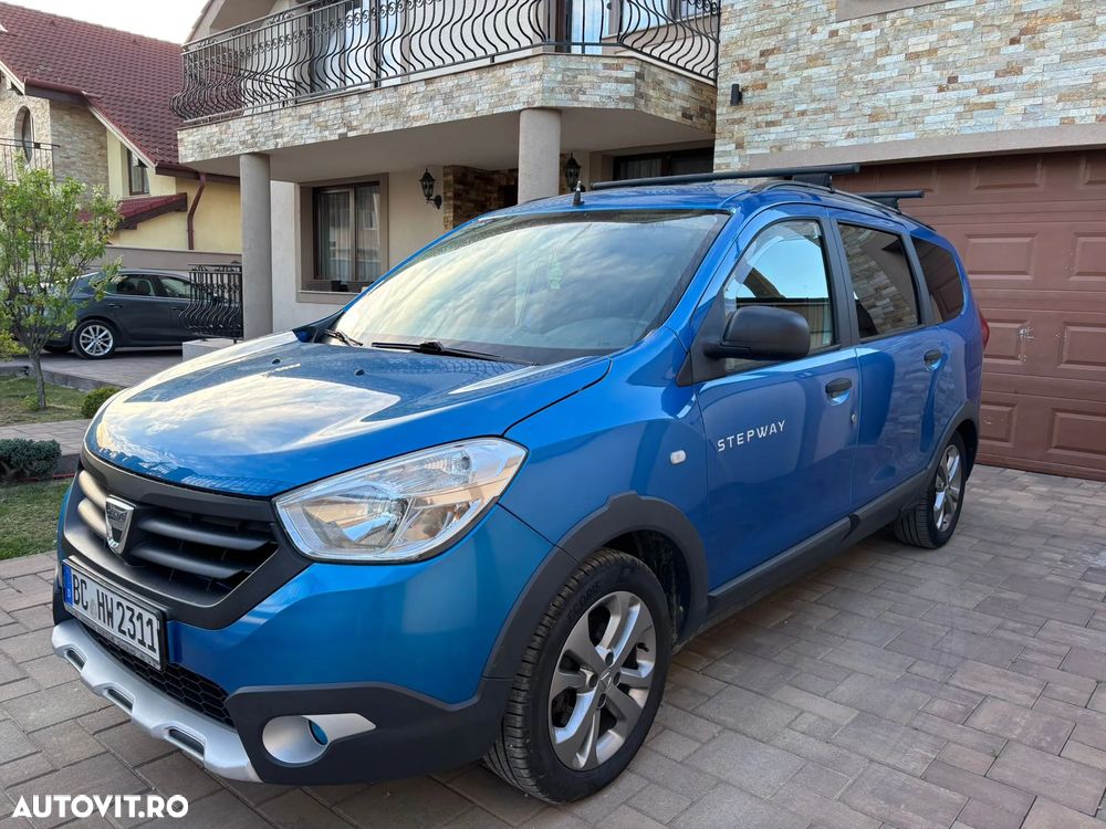 Dacia Lodgy TCe 115 Stepway Celebration - 1