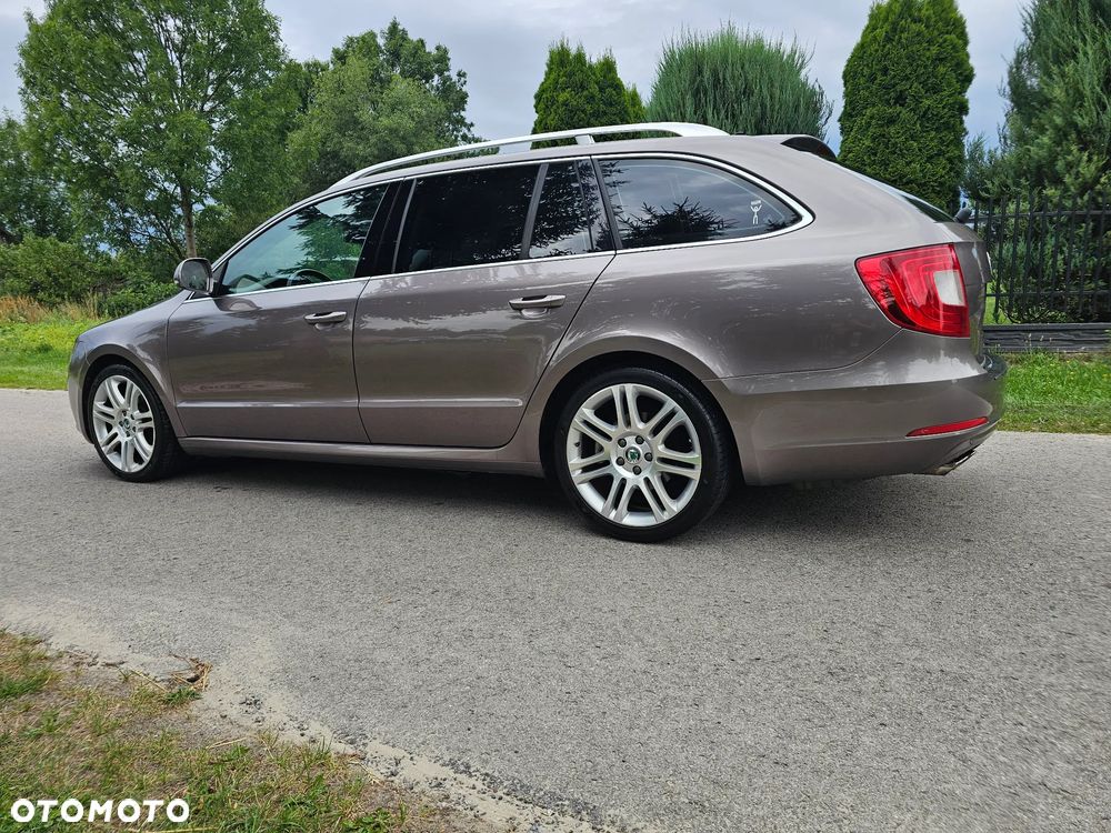 Skoda Superb 2.0 TDI Green tec Elegance - 37