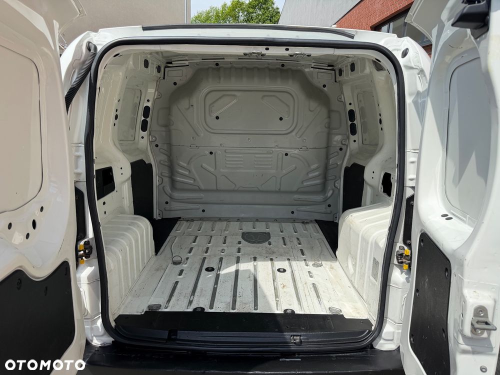 Fiat Fiorino 1.4 Easy - 6