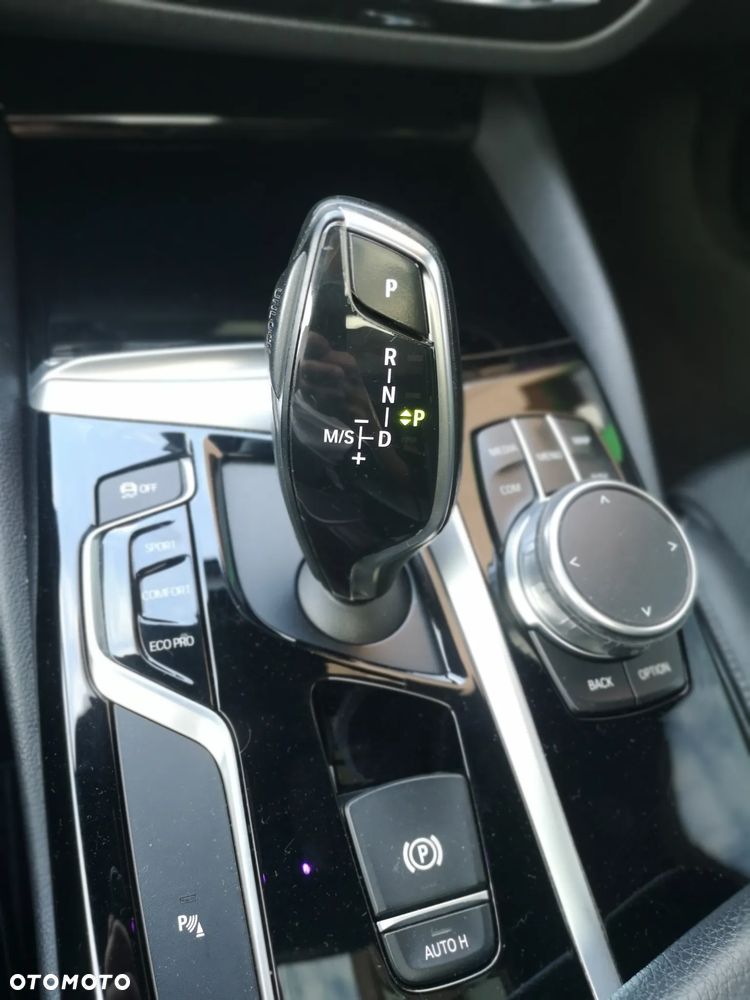 BMW Seria 5 520d xDrive Sport Line sport - 9