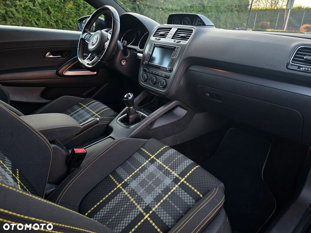 Volkswagen Scirocco 1.4 TSI BlueMotion Technology Club - 21