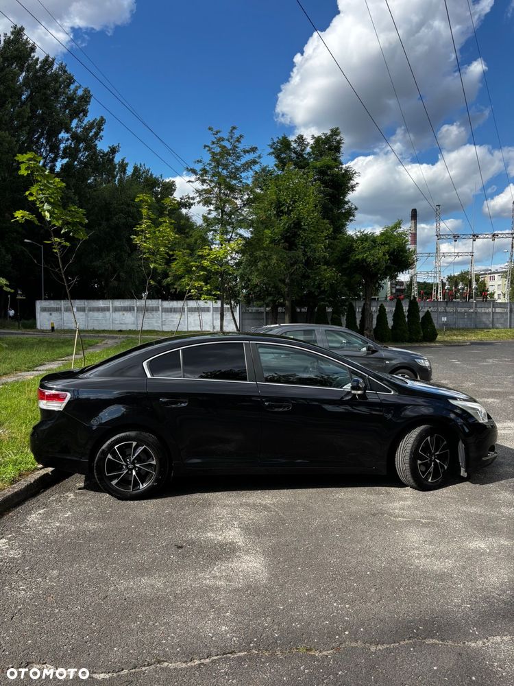 Toyota Avensis - 2