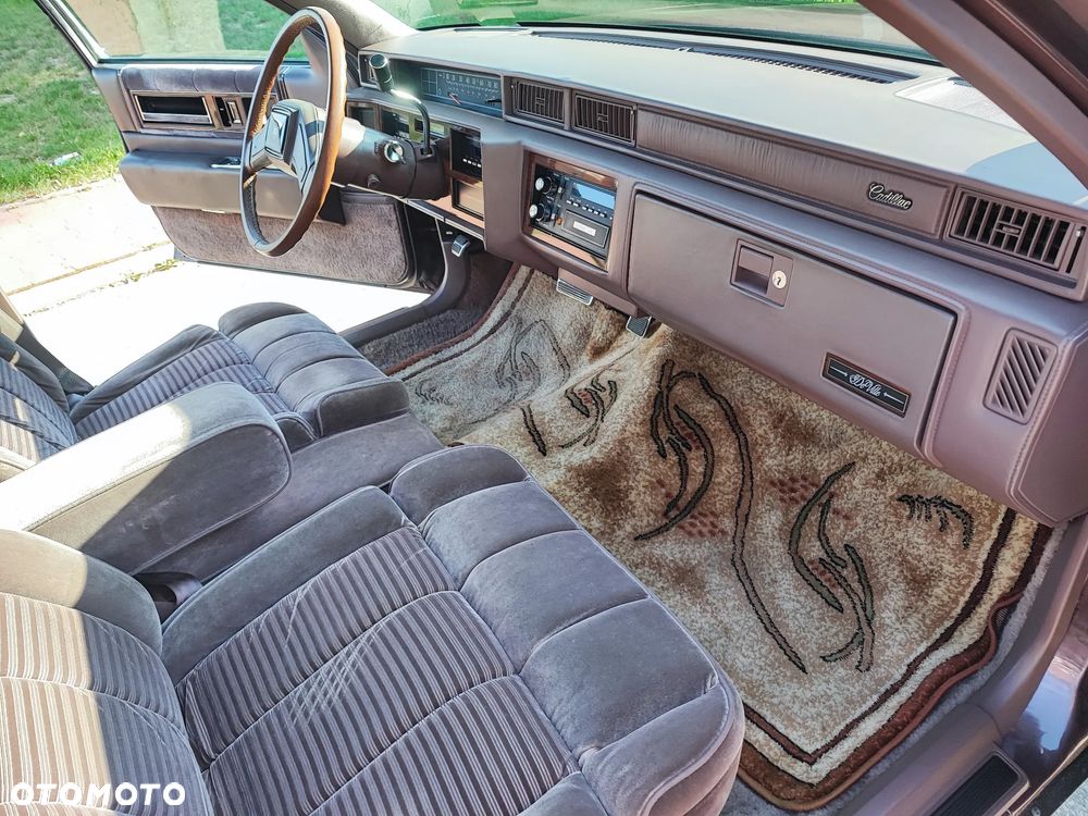 Cadillac Deville - 9
