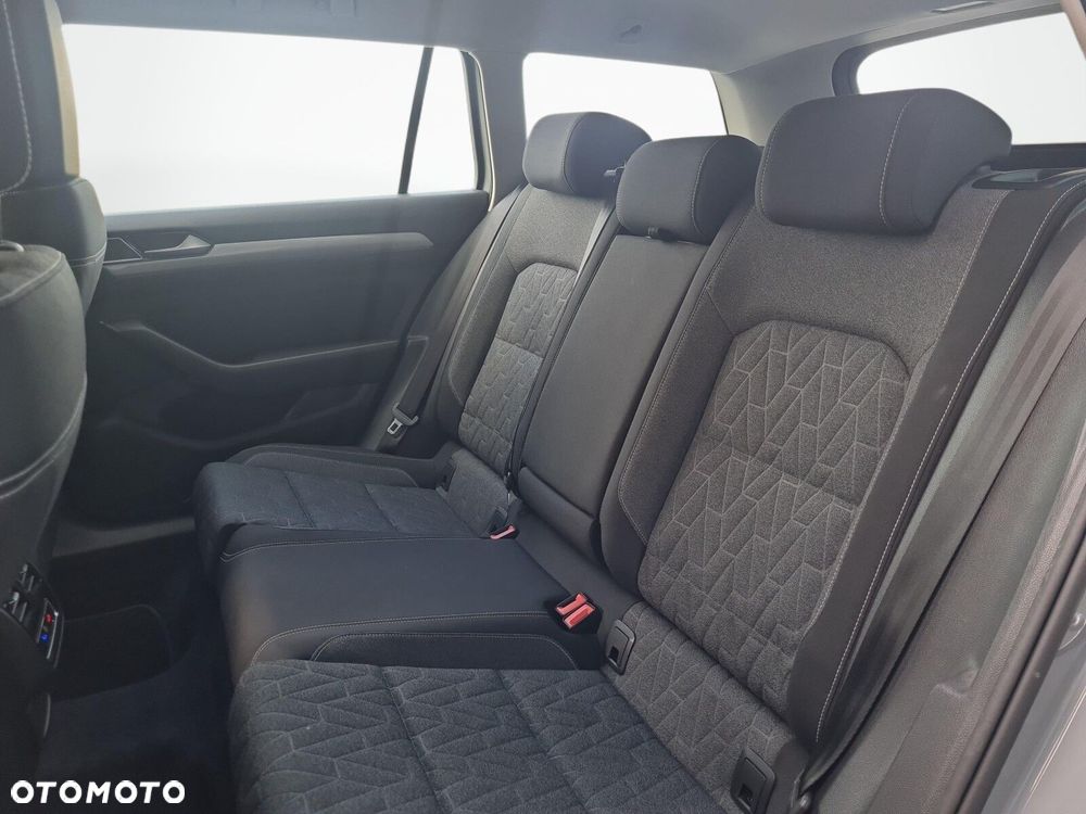 Volkswagen Passat - 27