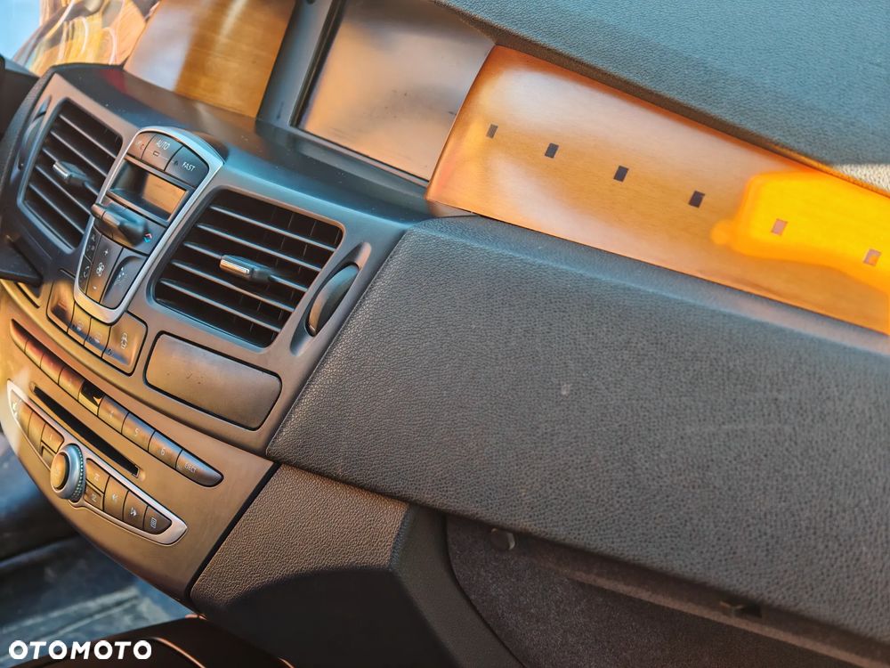 Renault Laguna 2.0 dCi FAP Initiale - 9