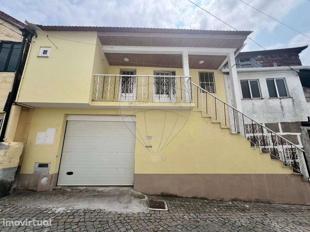 Moradia T2 para venda - Grande imagem: 2/9