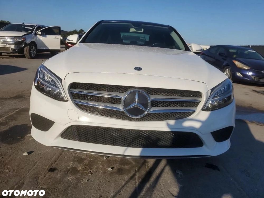 Mercedes-Benz Klasa C 300 4Matic 9G-TRONIC Exclusive - 2