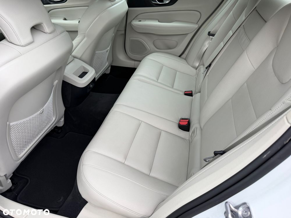 Volvo S60 T5 Momentum Pro - 18