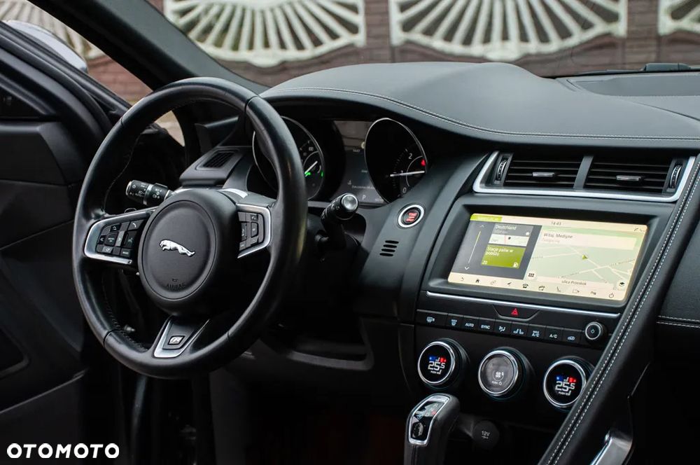 Jaguar E-Pace - 9