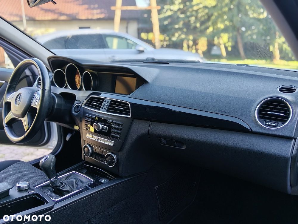 Mercedes-Benz Klasa C 220 CDI DPF (BlueEFFICIENCY) Elegance - 20