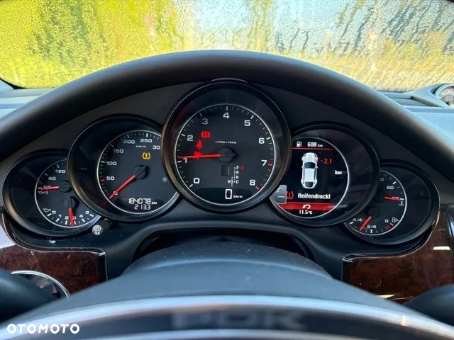 Porsche Panamera 4 - 12
