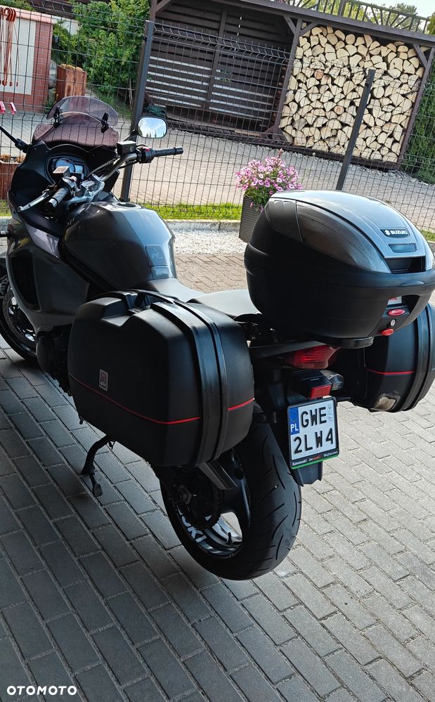 Suzuki GSX - 7