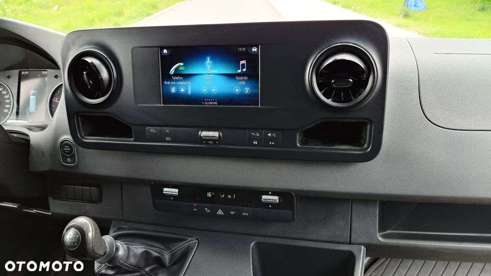 Mercedes-Benz Sprinter - 9