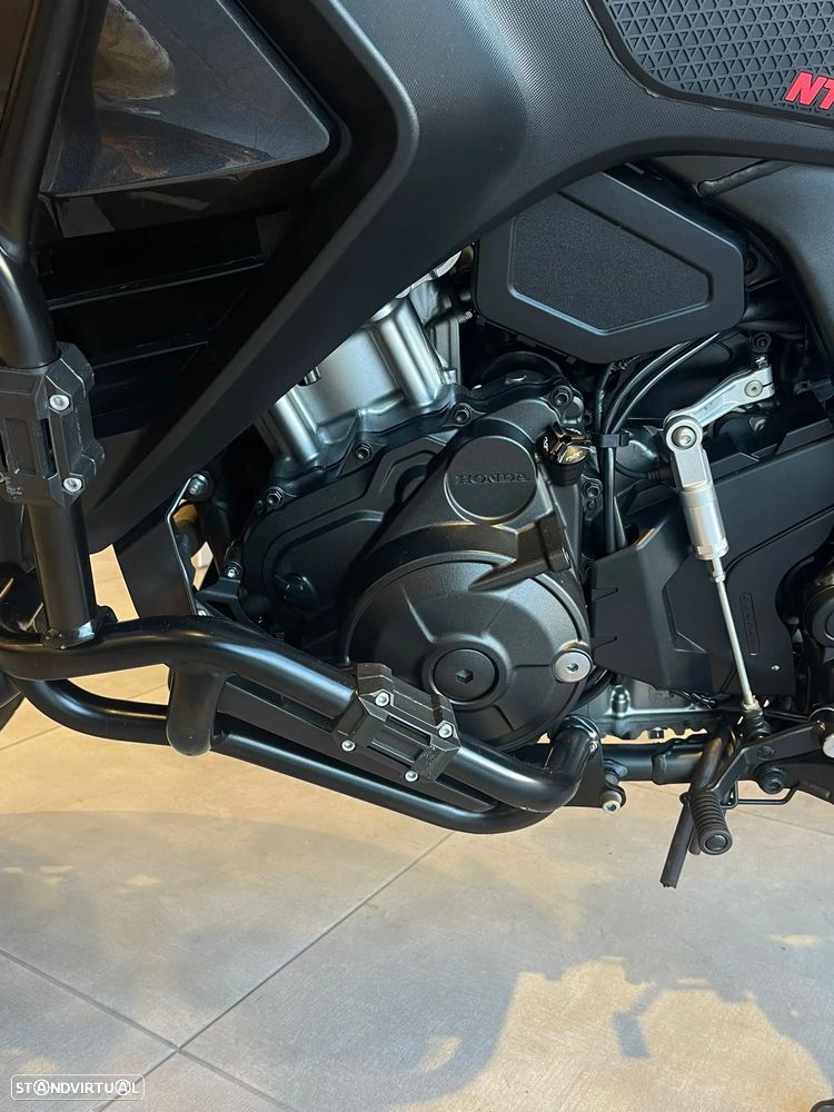 Honda NT 1100 - 12